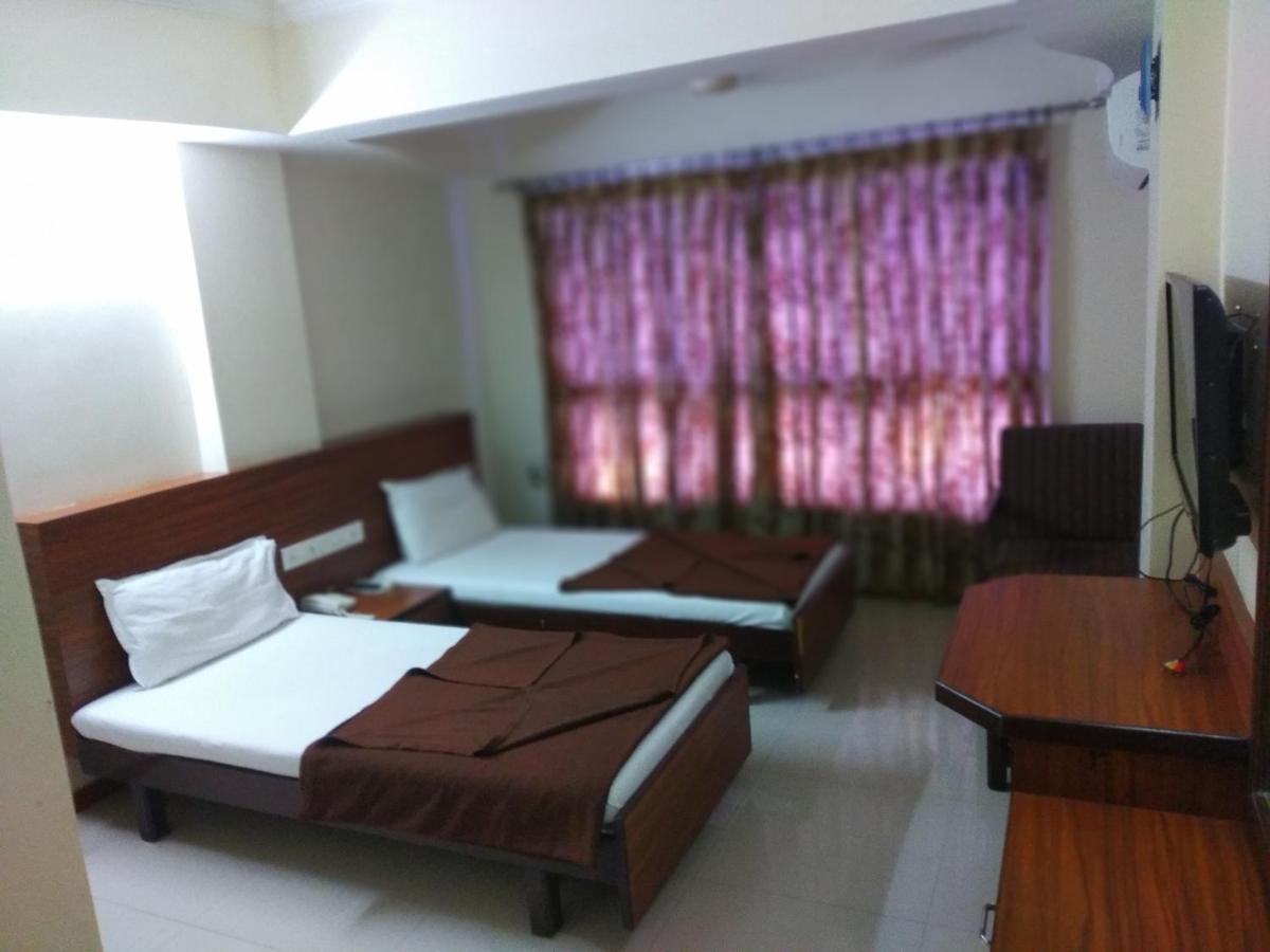Hotel Alpha Vadodara Exterior foto