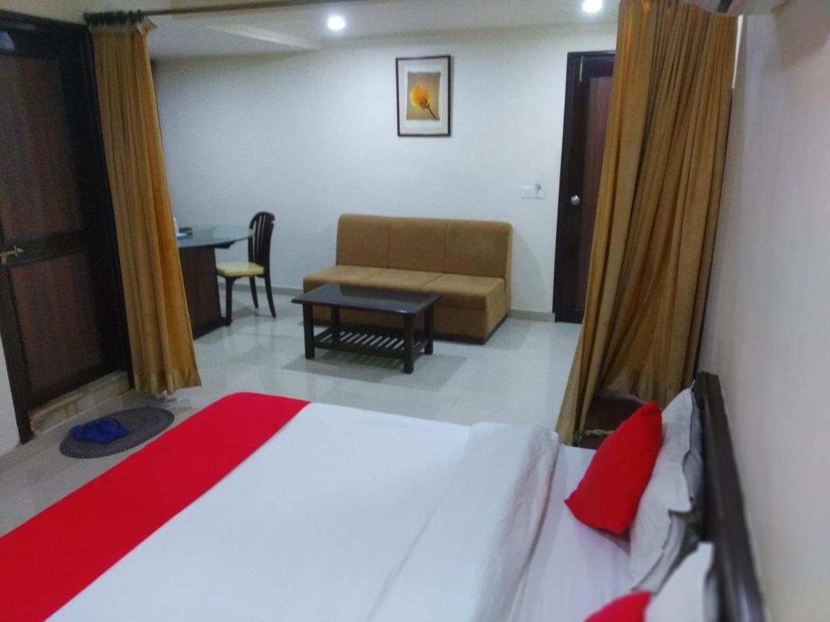 Hotel Alpha Vadodara Exterior foto