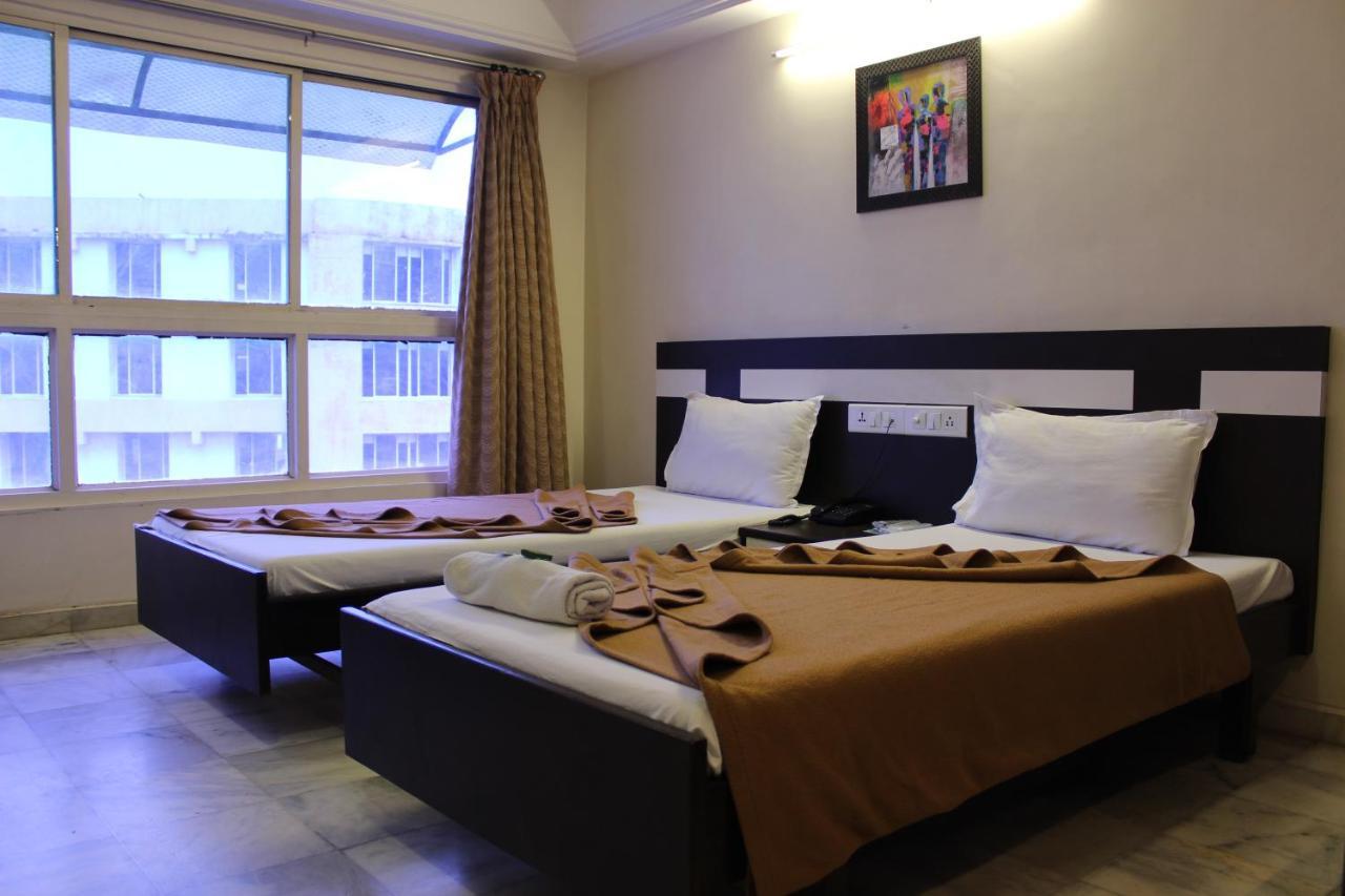 Hotel Alpha Vadodara Exterior foto