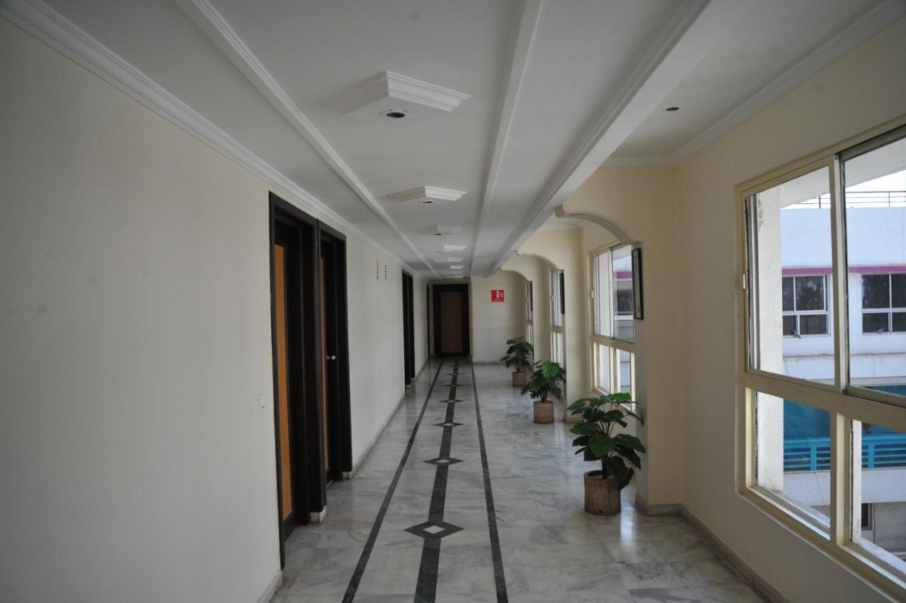 Hotel Alpha Vadodara Exterior foto