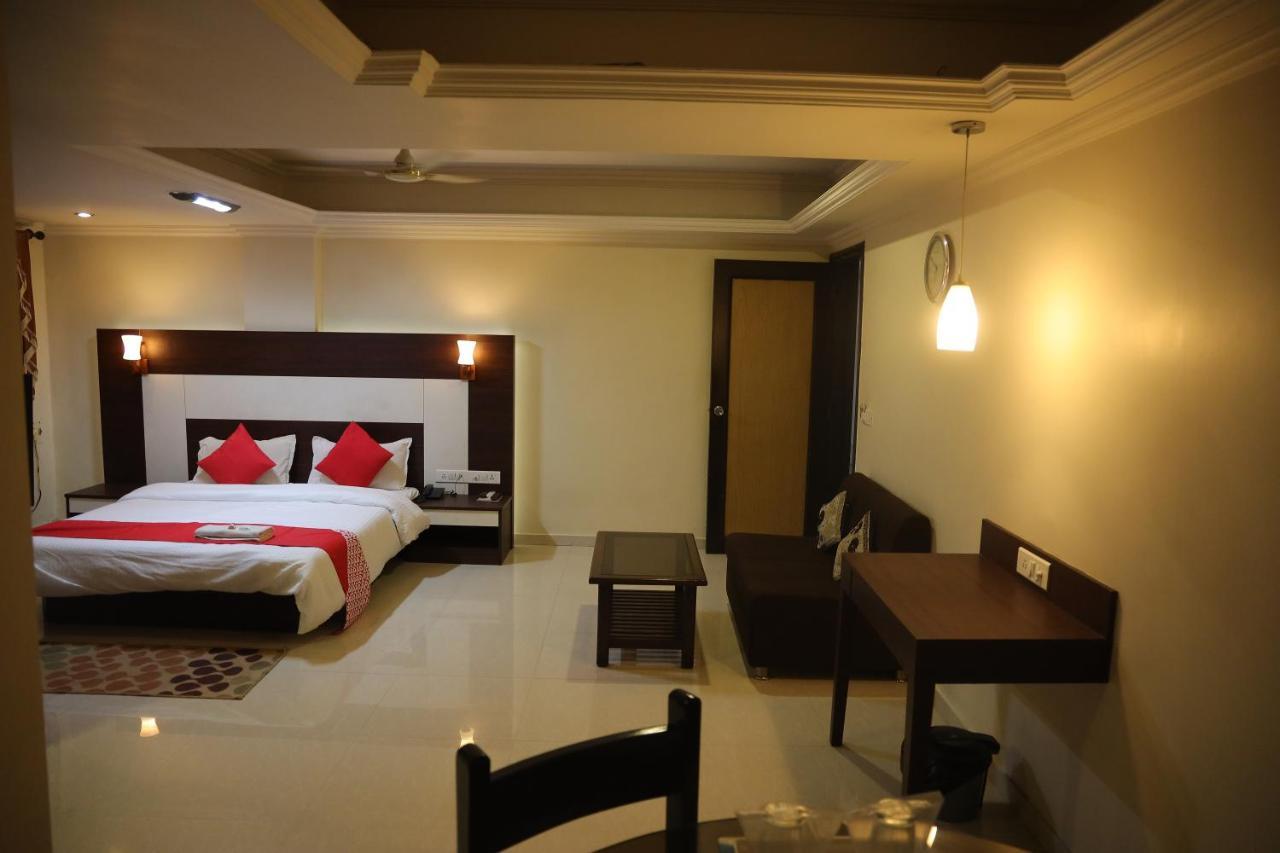 Hotel Alpha Vadodara Exterior foto