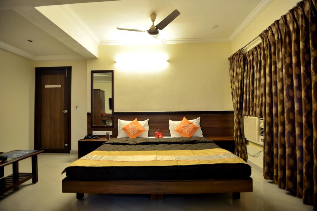 Hotel Alpha Vadodara Exterior foto