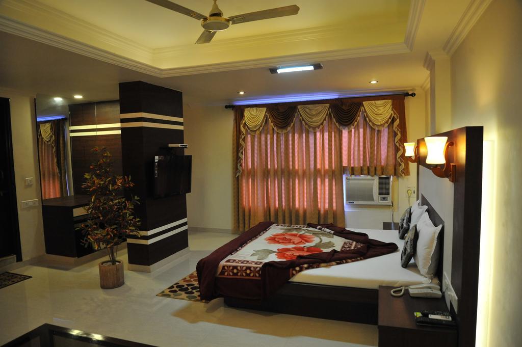 Hotel Alpha Vadodara Habitación foto