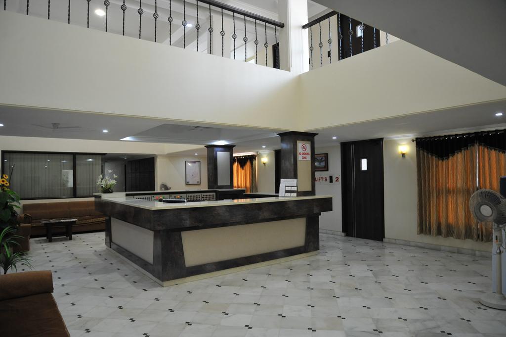 Hotel Alpha Vadodara Exterior foto