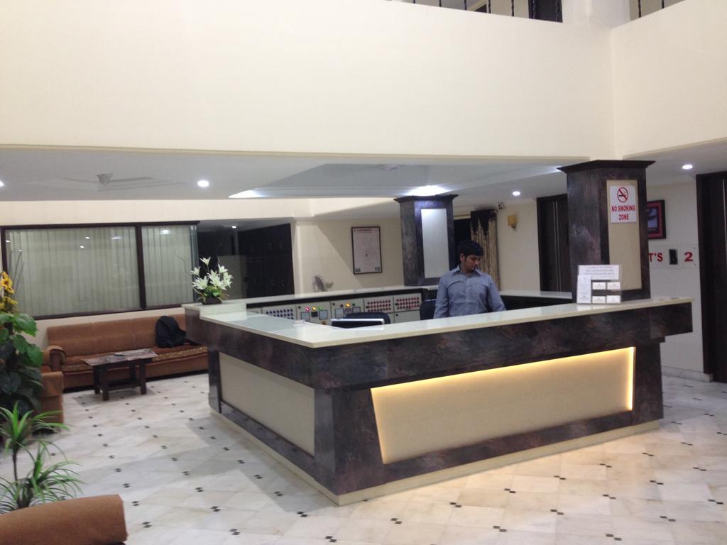 Hotel Alpha Vadodara Exterior foto