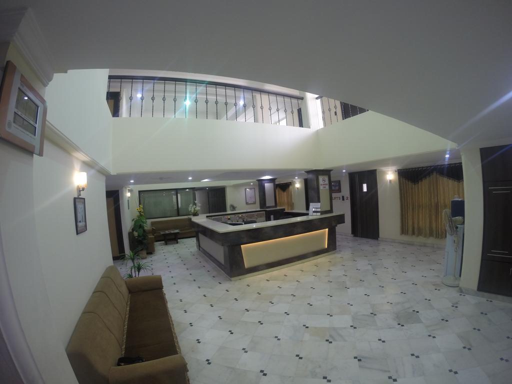 Hotel Alpha Vadodara Exterior foto